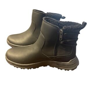 Eddie Bauer Siren Black Winter Boots with Plush Lining - 8